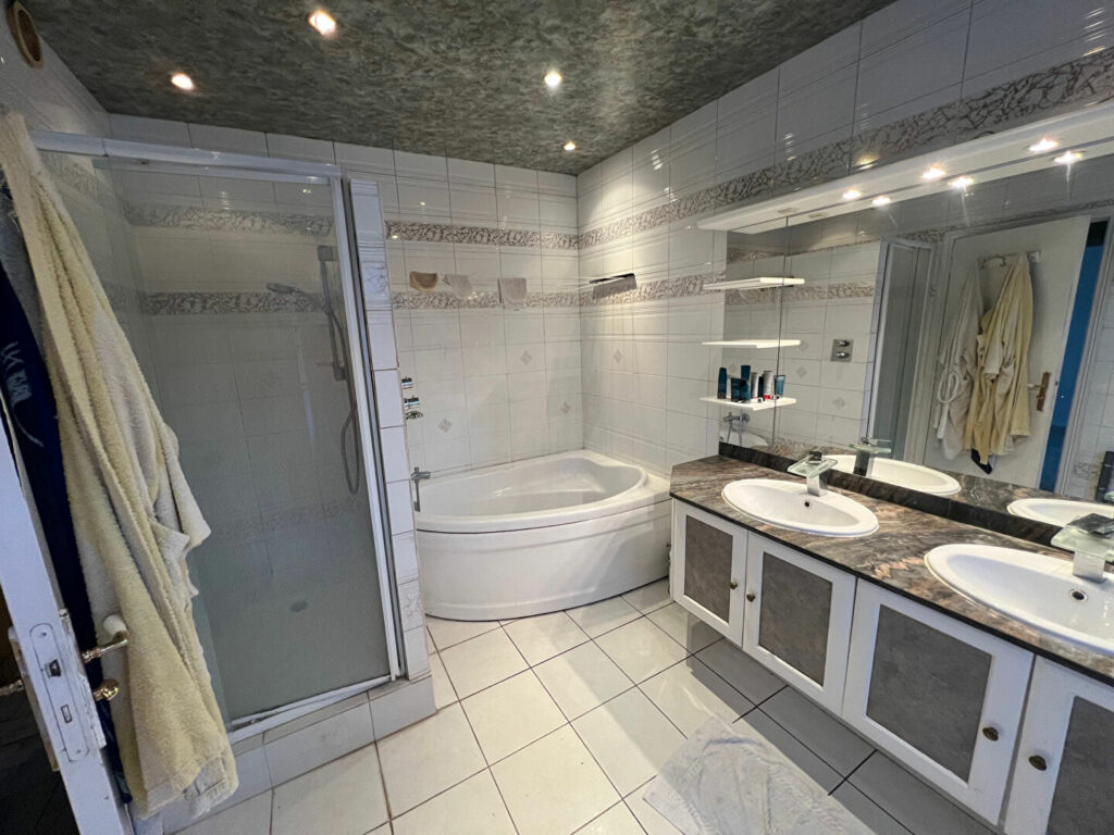 MAISON VILLEPINTE 6 PIECES 130 m²