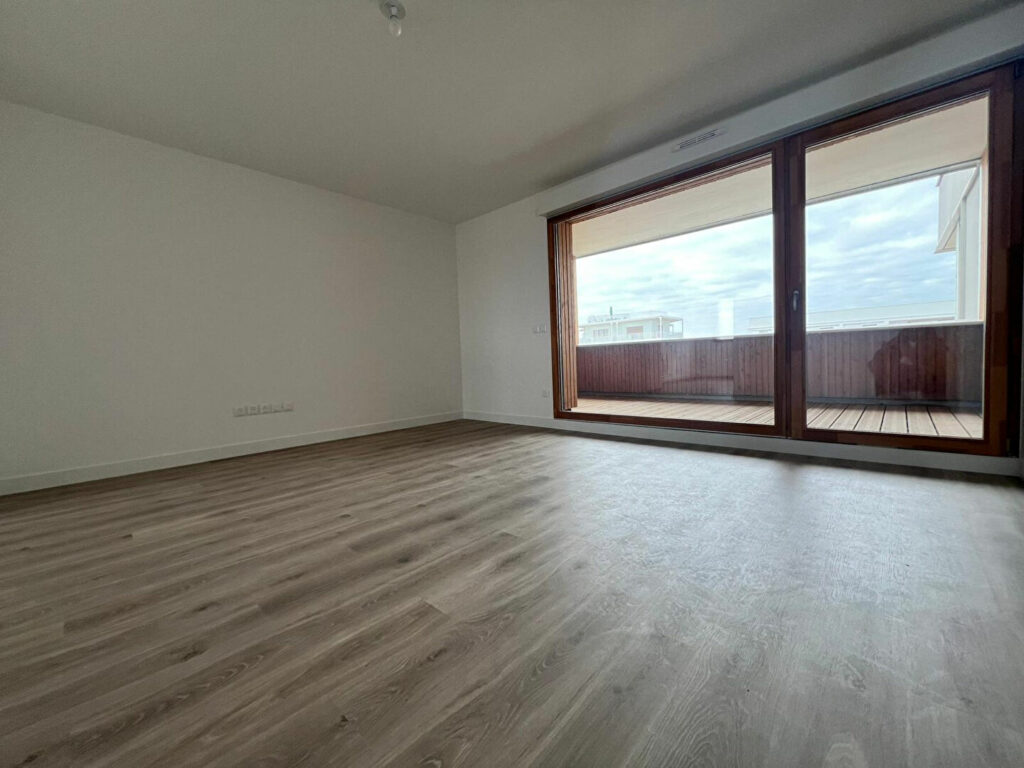 APPARTEMENT BUSSY SAINT GEORGES 3 PIECES 67.3 m²