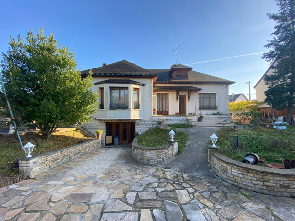 MAISON VAUJOURS 8 PIECES 170 m²