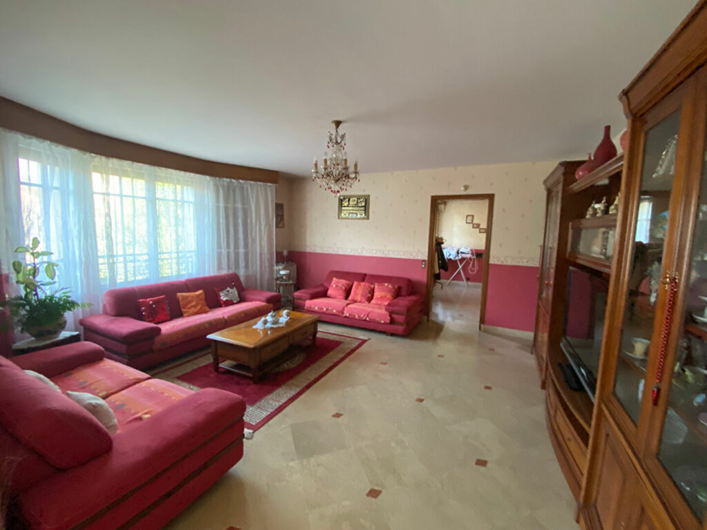 MAISON VAUJOURS 8 PIECES 170 m²