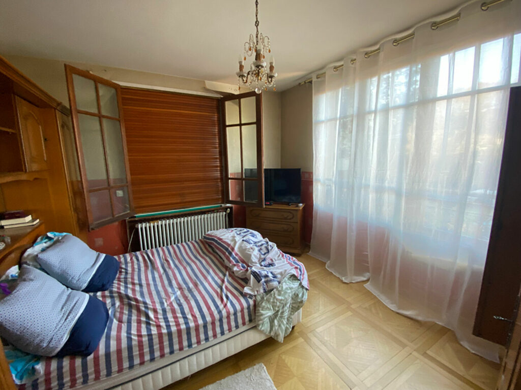 MAISON VAUJOURS 8 PIECES 170 m²