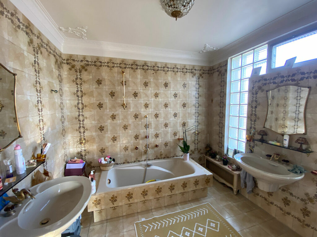 MAISON VAUJOURS 8 PIECES 170 m²