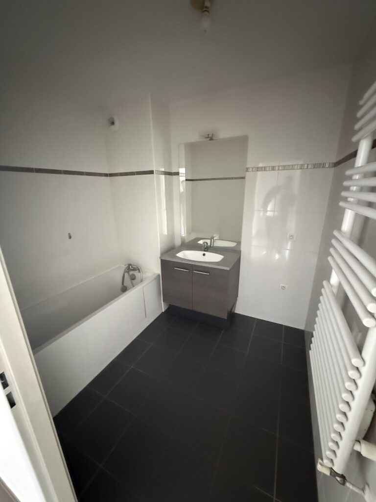 Appartement T3 64m²- Villepinte- Les pyramides